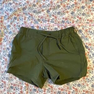 Coalatree size small shorts green